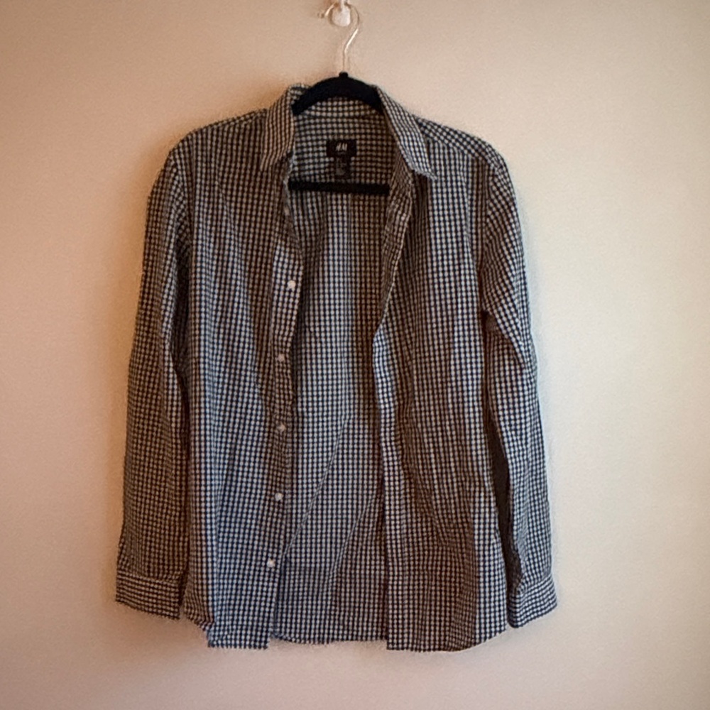 H&M Black and White Checkered Button Down Shirt